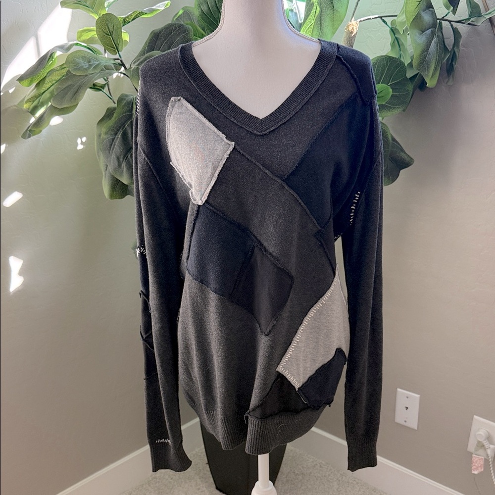 BKE V-Neck Men’s Sweater - Black and Gray